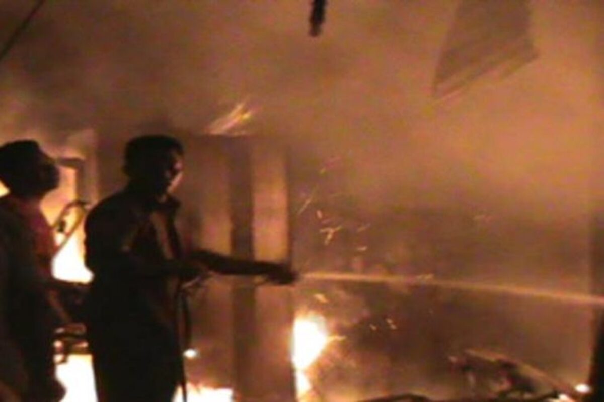 5 Pintu Kontrakan Di Ciracas Jaktim Ludes Terbakar, Diduga Korsleting Listrik