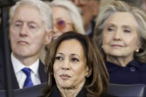 Kamala Harris Lepas Kendali, Sebut Trump Berbahaya dan Perangnya Omong Kosong