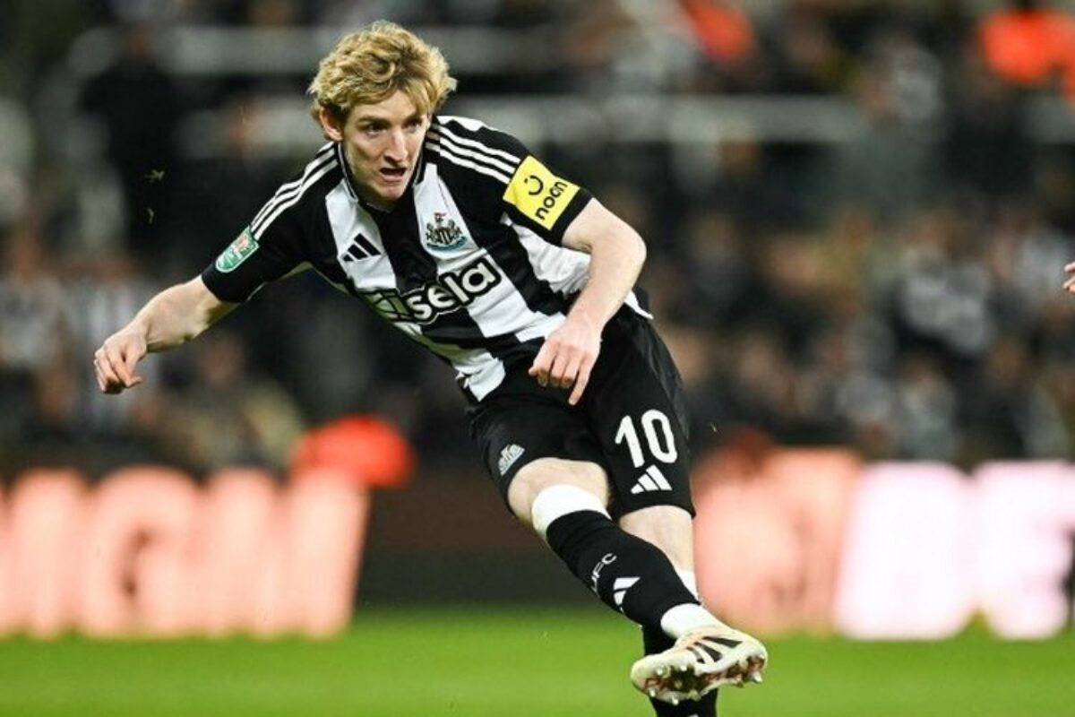 Saingi Bayern Muenchen, Barcelona Masuk Perburuan Anthony Gordon