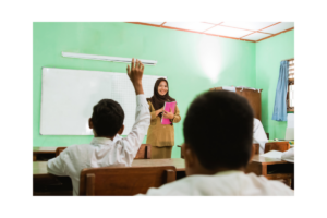 Benarkah Guru Honorer Tidak Mengajar di Sekolah Negeri Per Desember 2026?