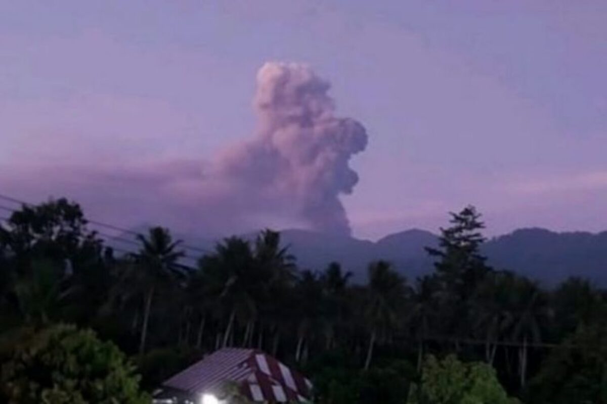 Gunung Dukono Meletus, Ada 5 Pendaki Terluka