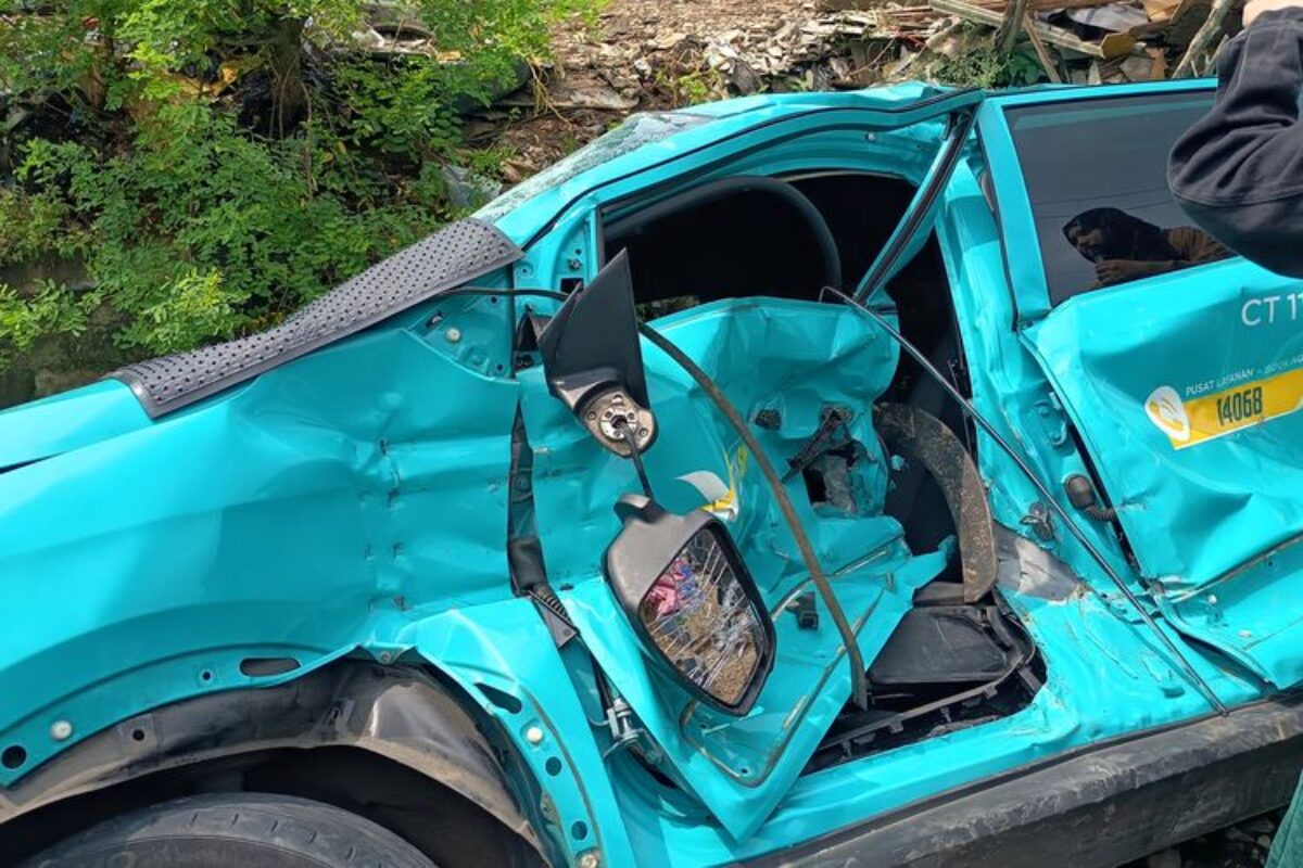 Terungkap, Taksi Green Sm Yang Ditabrak Krl Harusnya Kembali Ke Depo Untuk Perawatan