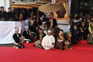 Mengenal Mahkota Binokasih, Peninggalan Kerajaan Pajajaran yang Diarak Keliling Jabar