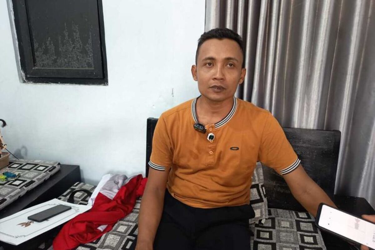 Guru Di Jombang Yang Dipecat Karena Dianggap Bolos Ajukan Hearing Ke Dprd