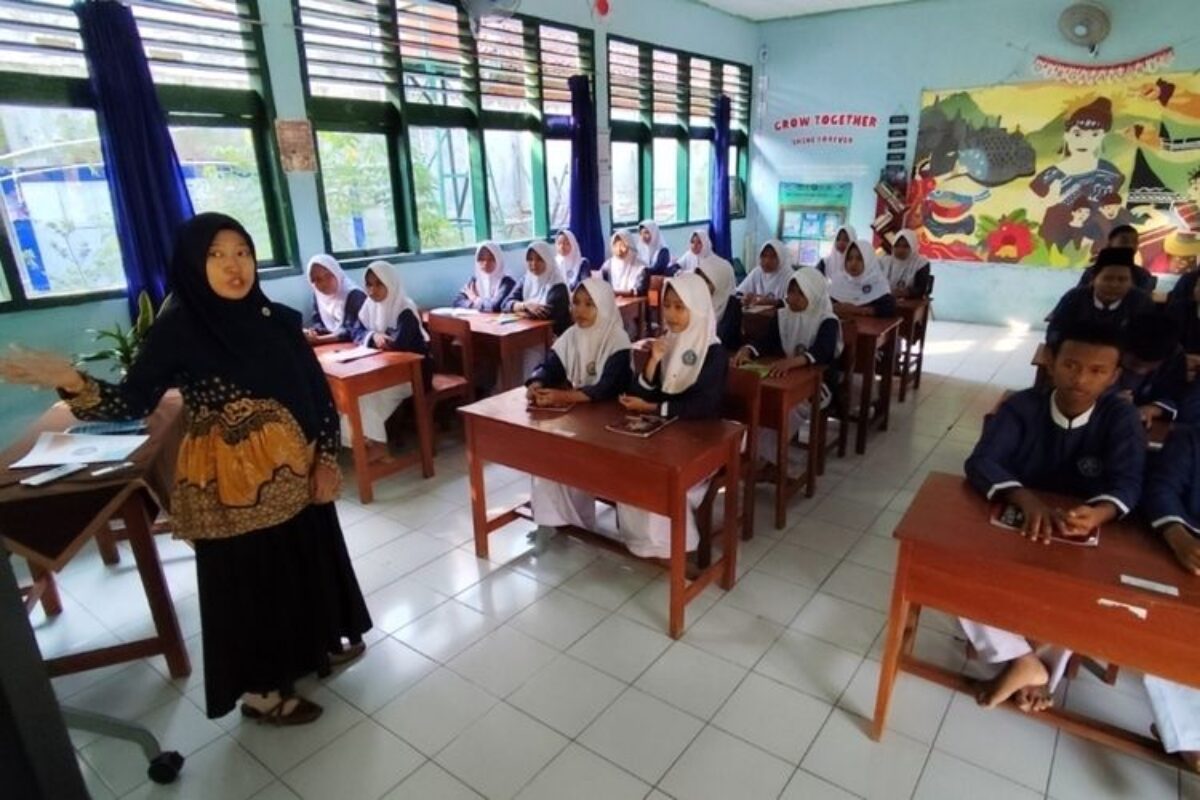 Kegelisahan Guru Honorer Cirebon, Memohon Kepada Presiden Soal Kepastian Nasib Pengajar Non Asn