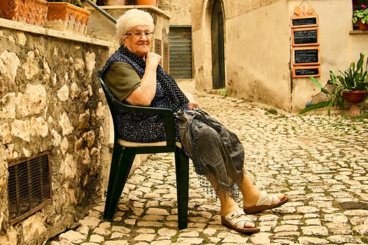 Mengenal Tren Nonnamaxxing, Gaya Hidup Nenek Nenek Italia Untuk Panjang Umur