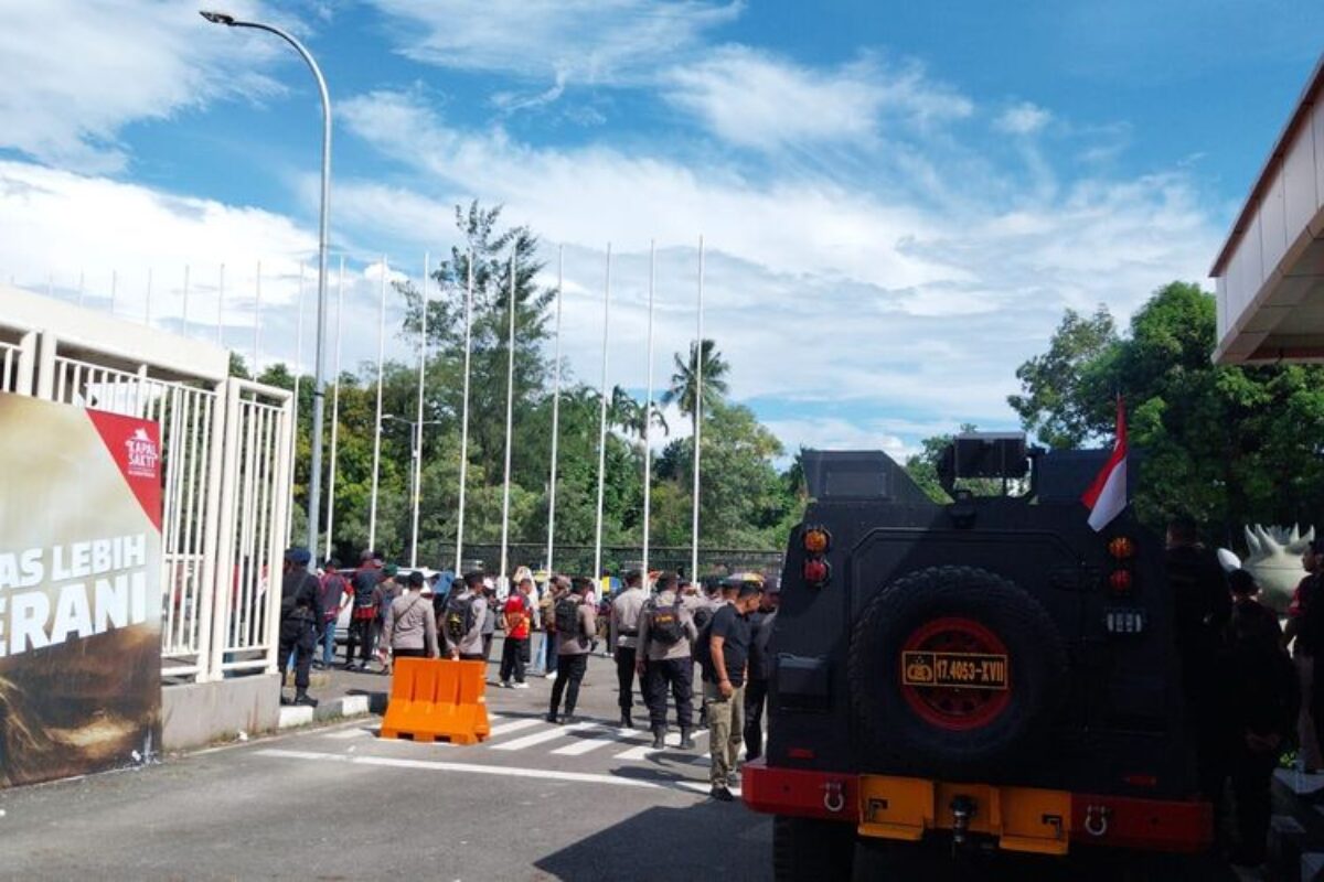 700 Personil Tni Polri Amankan Playoff Persipura Vs Adhyaksa Fc