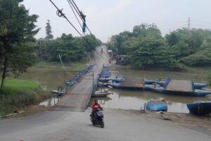 Jembatan Haji Endang Karawang yang Putus Diterjang Debit Sungai Citarum Kini Kembali Normal