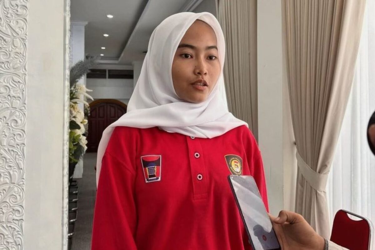 Ayah Dirawat Karena Stroke, Siswi Padang Ini Tetap Kejar Mimpi Jadi Paskibraka Nasional