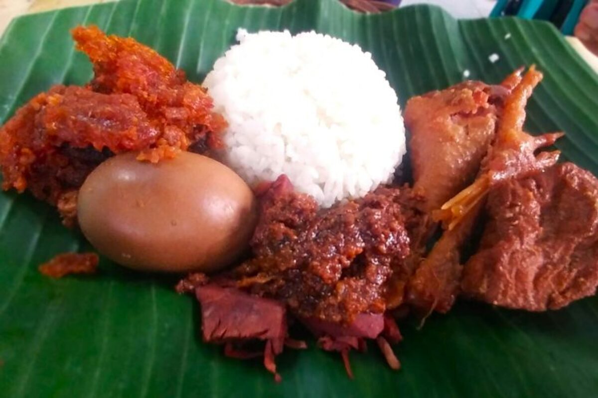 3 Tempat Makan Gudeg Malam Hari Di Jogja, Legendaris Dan Selalu Ramai
