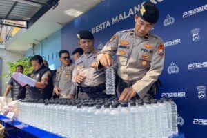 Cuan Rp 200 Juta Perbulan Hasil Jualan Arak Bali Ilegal, Pria di Malang Diringkus Polisi