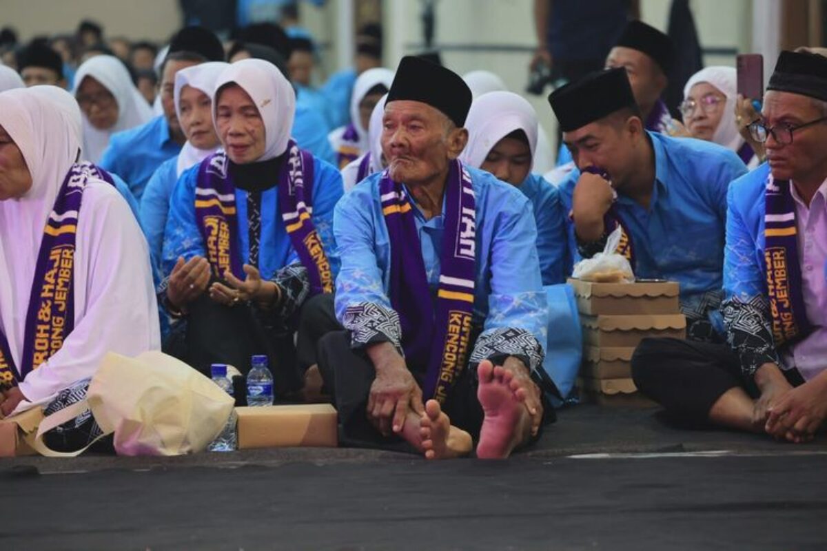 Pemerintah Bagikan Uang Saku 750 Rial Untuk Cjh Jember