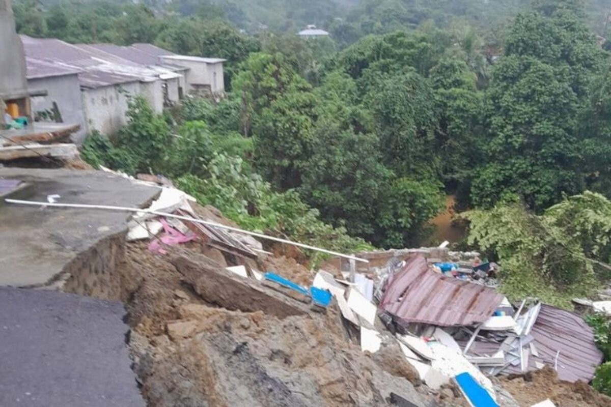 Longsor Di Ambon, 1 Rumah Terseret Ke Jurang Dan 9 Rusak