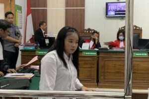 Demi iPhone 13, Perempuan di Surabaya Gelapkan DP Box Moge Belasan Juta