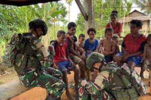 Masuk ke Pedalaman Papua untuk Berikan Senyum Mereka yang Sedang Sakit